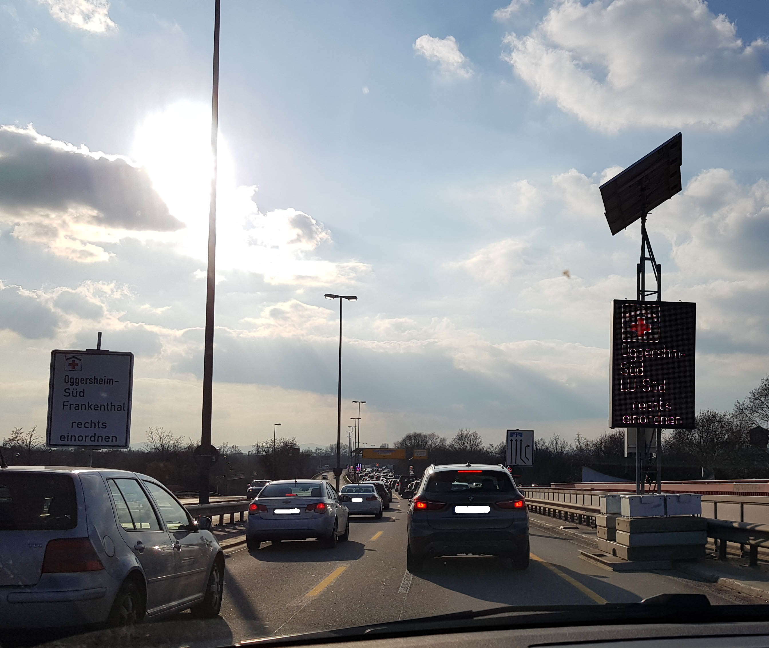 Wer aktuell auf der A650 unterwegs ist, muss mit Stau rechnen.