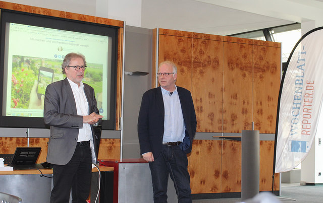 Erfahrungsaustausch unter Kollegen: SÜWE-Redaktionsleiter Ulrich Arndt und Thomas Knacker, Redaktionchef der Westdeutschen Verlags- und Werbegesellschaft (WVW).