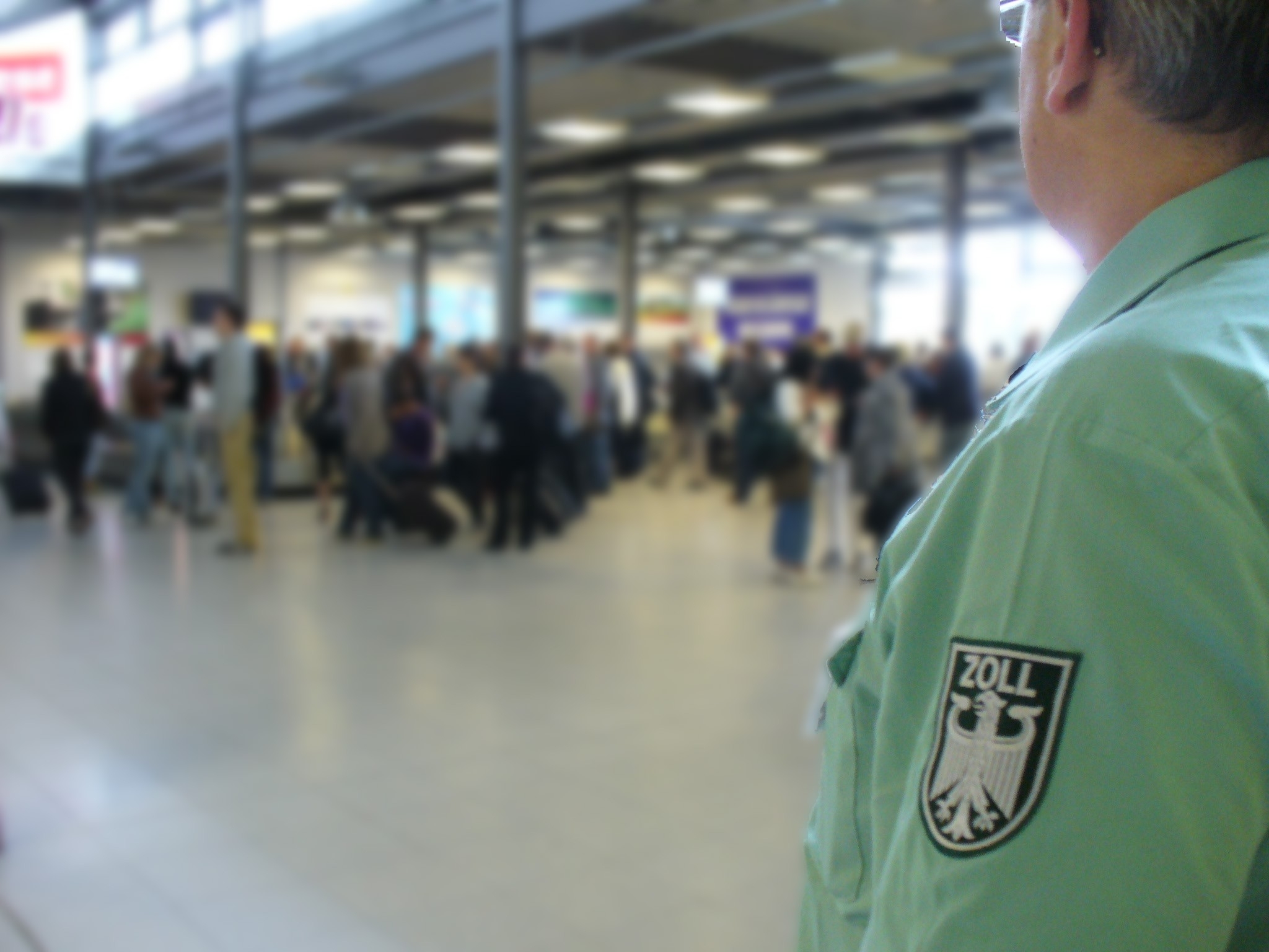 Kontrolle am Flughafen