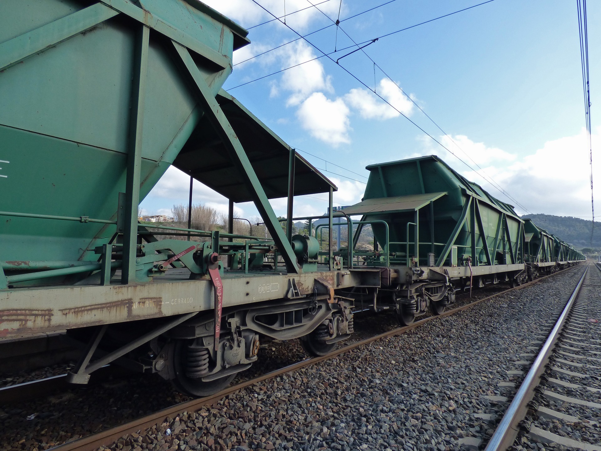 Gütertransporte sollen nicht auf die linksrheinische Seite verlegt werden. Die "Kleine Pfalzlösung" ist vom Tisch.