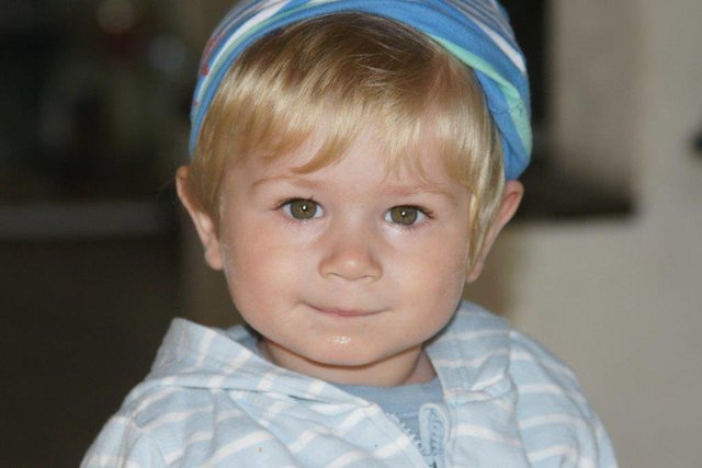 Der zweijährige Colin leidet unter einer seltenen Immunkrankheit.