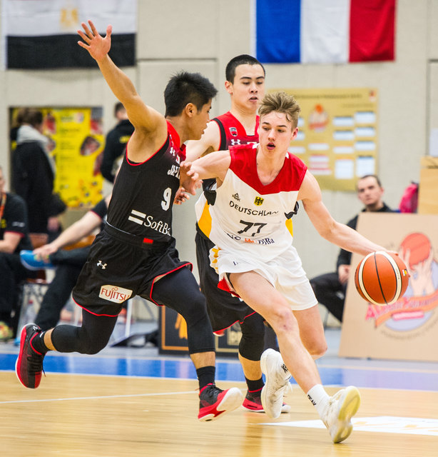 Der deutsche Junioren-Nationalspieler Timo Lanmüller in der Partie gegen Japan.  | Foto: Christian Gaier 