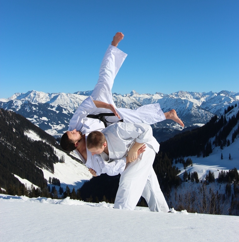 Judo, die Kunst die Kraft des Gegners gegen ihn zu verwenden.