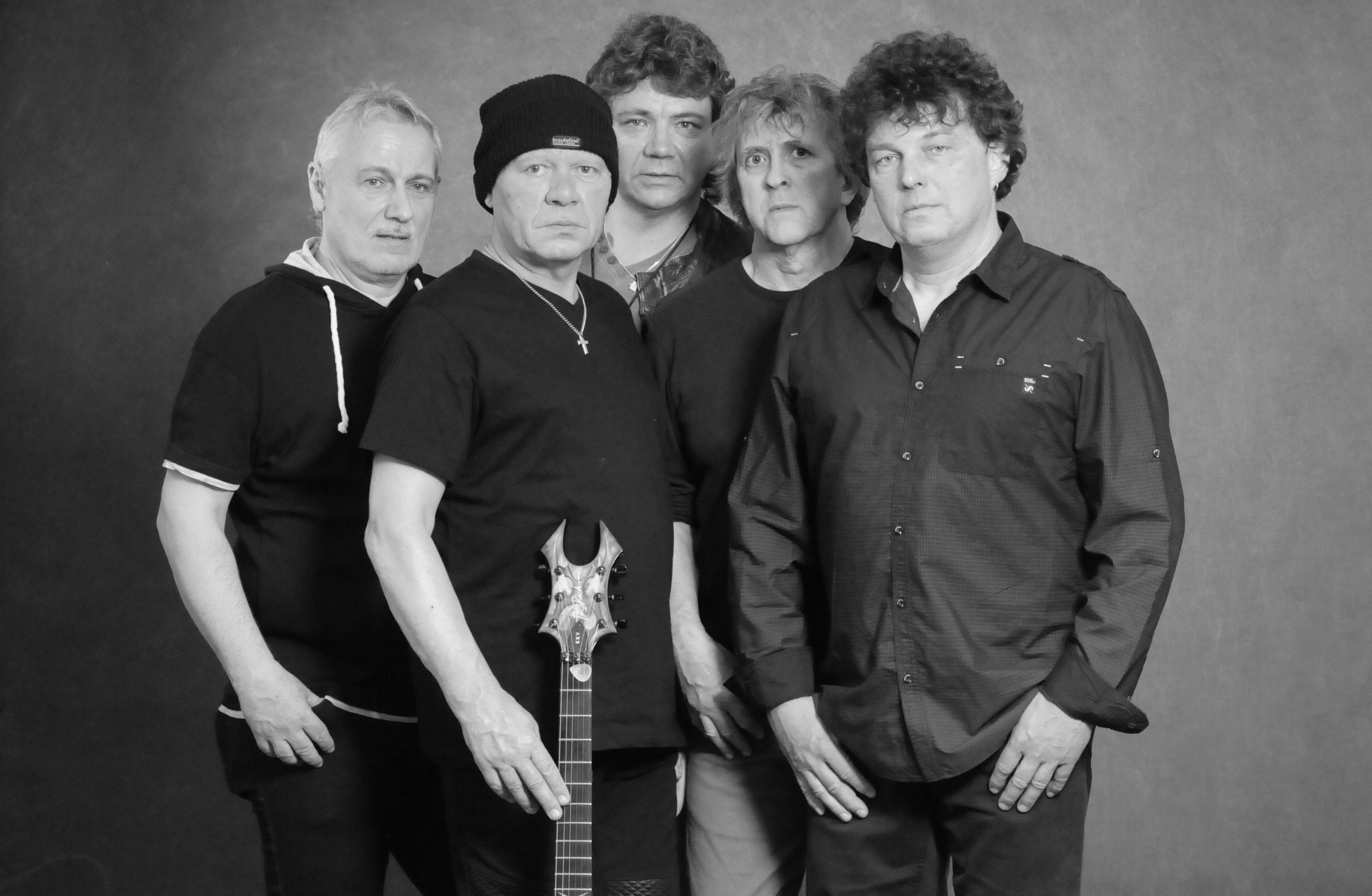 Heinz Joas, Bernd Hess, Roland Lehner, Gunnar Henges und Jakel Bossert (von links) feiern mit „Limerick" am 21. April ihren 40. Geburtstag. Foto: ps/Kiss