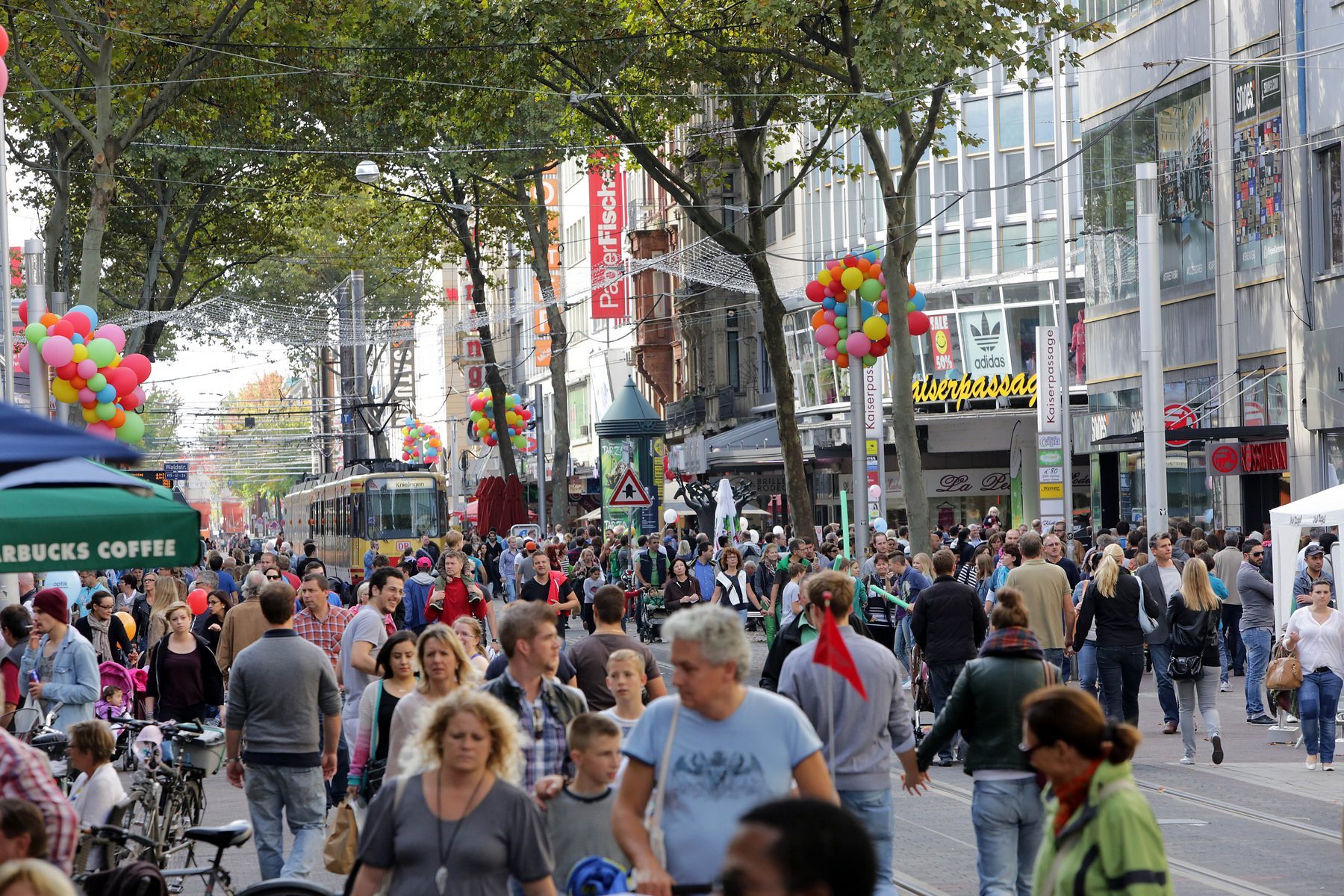 Blick auf die Kaiserstraße in Karlsruhe