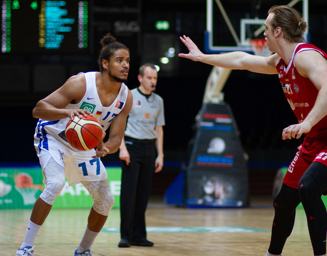 Woods konzentriert | Foto: Antonia/wow.pics.ka