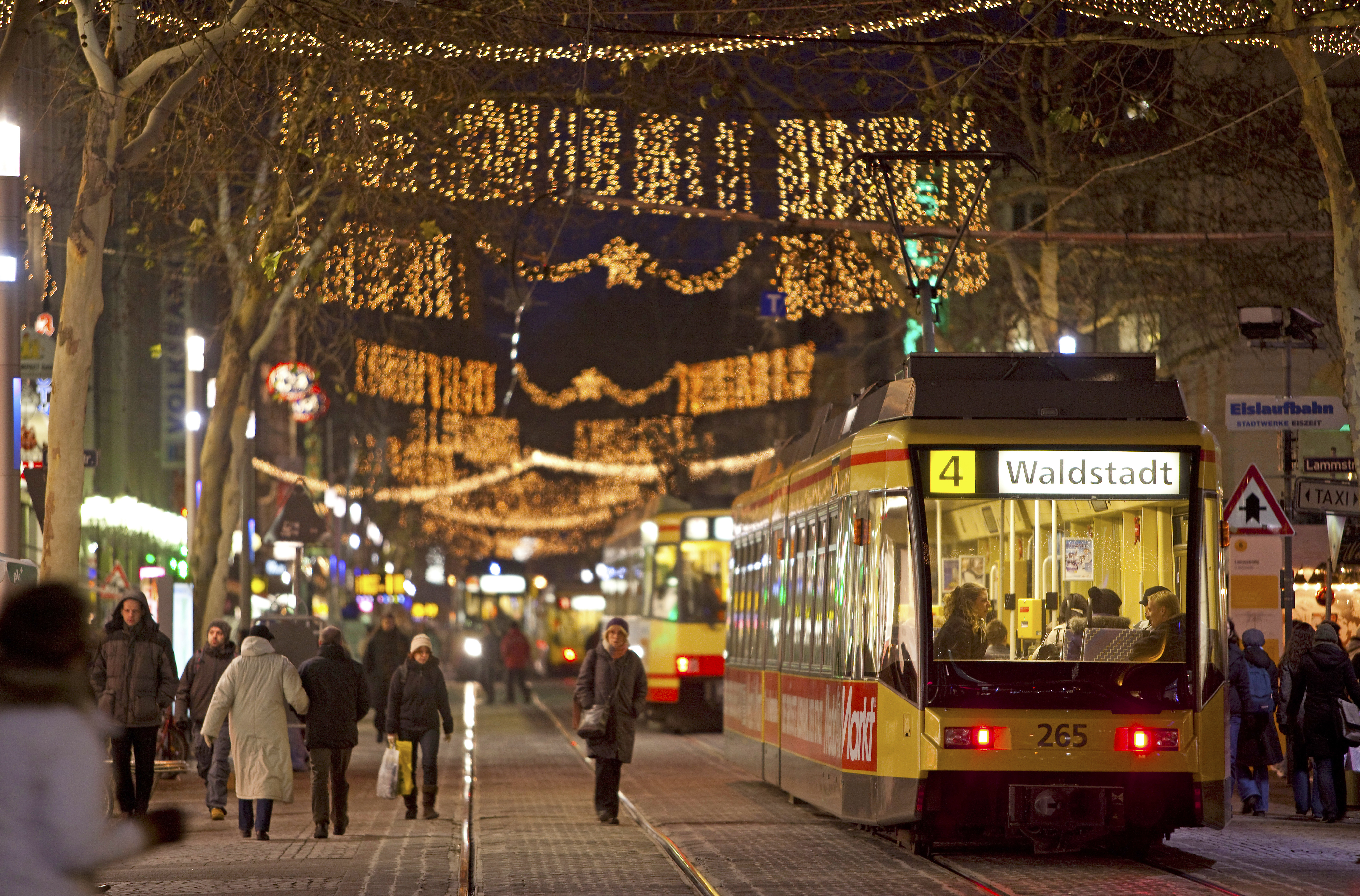 Abendliche Kaiserstraße