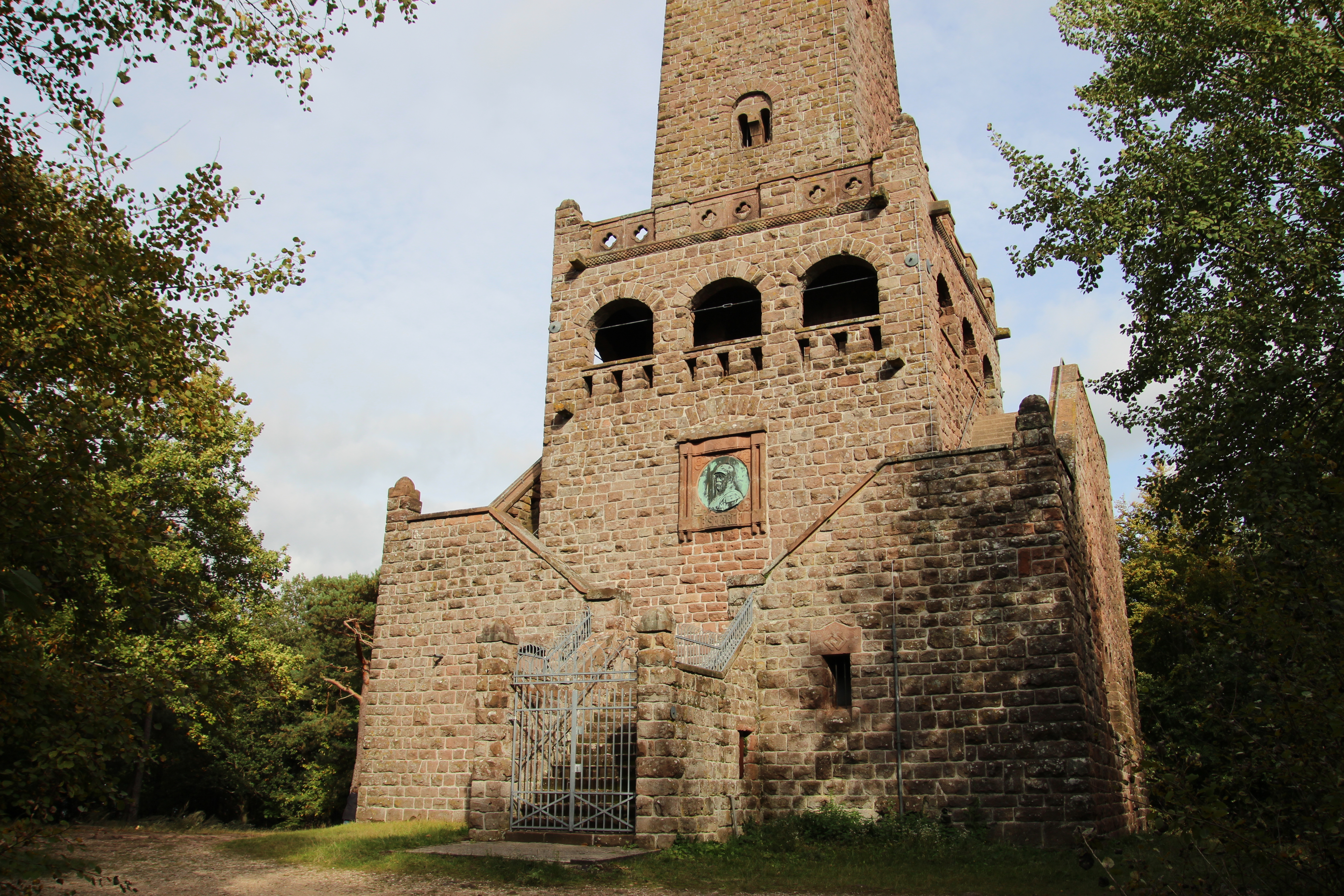 Ausgangspunkt der Wanderung ist der Bismarckturm.
