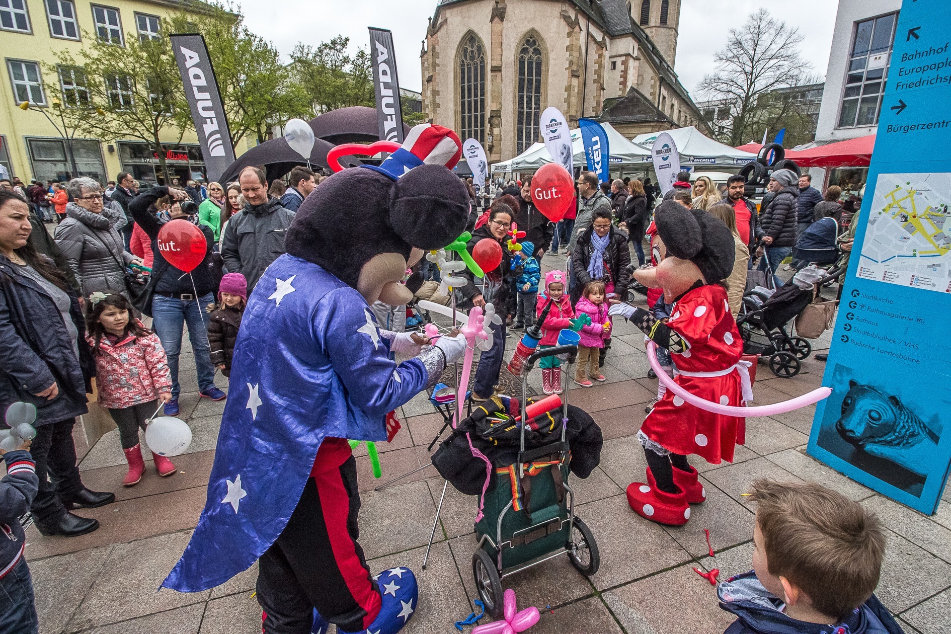 Das Frühlingsfest in Bruchsal ist Garant für eine volle Stadt, in der die ganze Familie auf ihre Kosten kommt. Am Sonntag, 15. April, wird zudem am Bahnhof viel geboten.