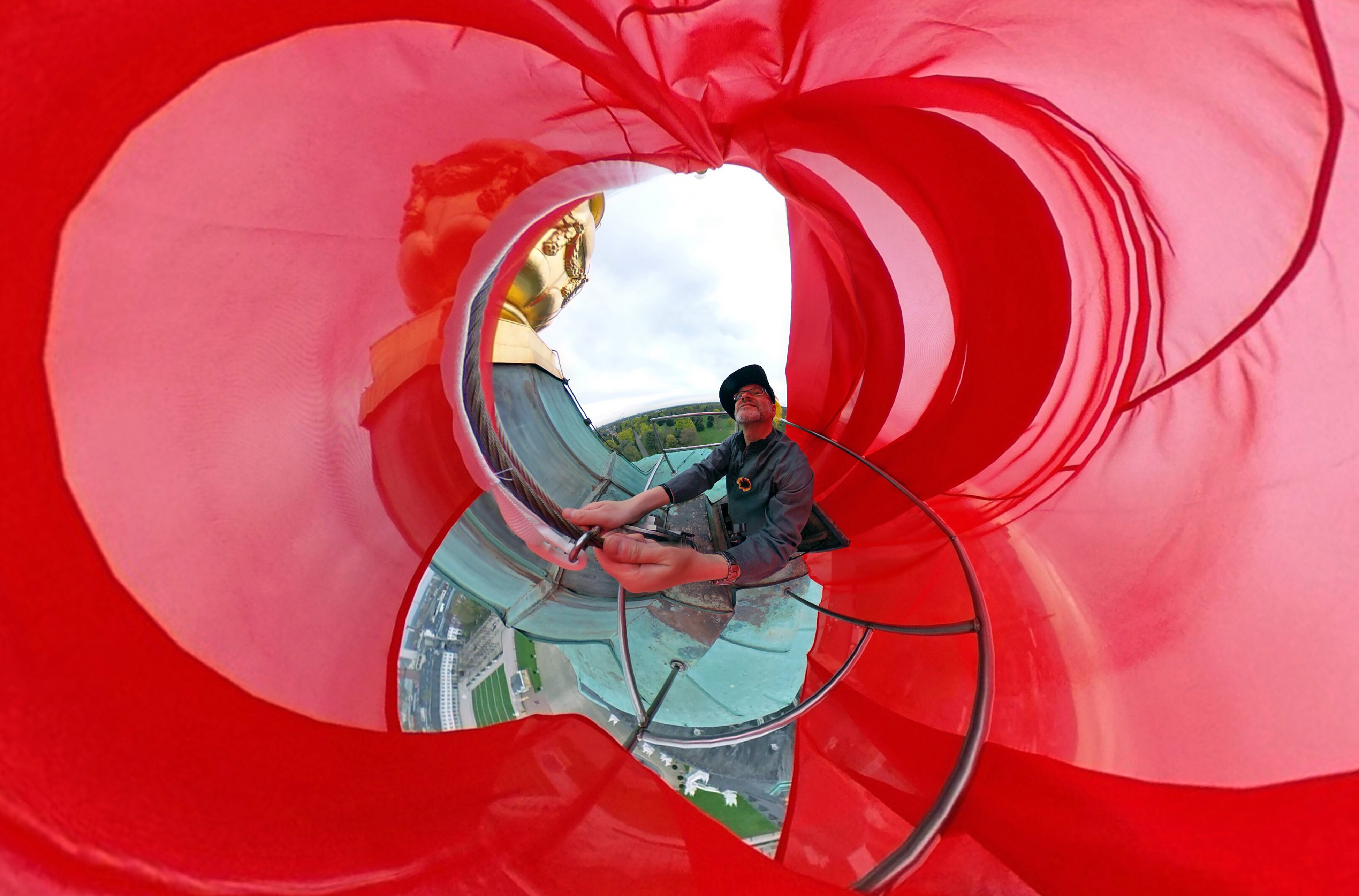 Rote Fahne auf dem Karlsruher Schloss