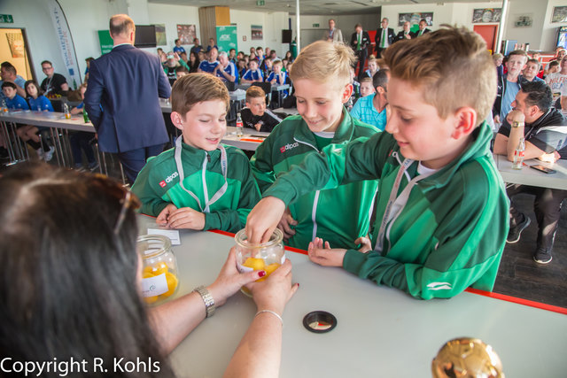 Zunächst zogen die ausrichtenden Vereine ihre Nationalmannschaft. | Foto: Roland Kohls