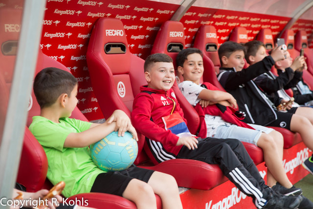 Auf der Bank... | Foto: Roland Kohls