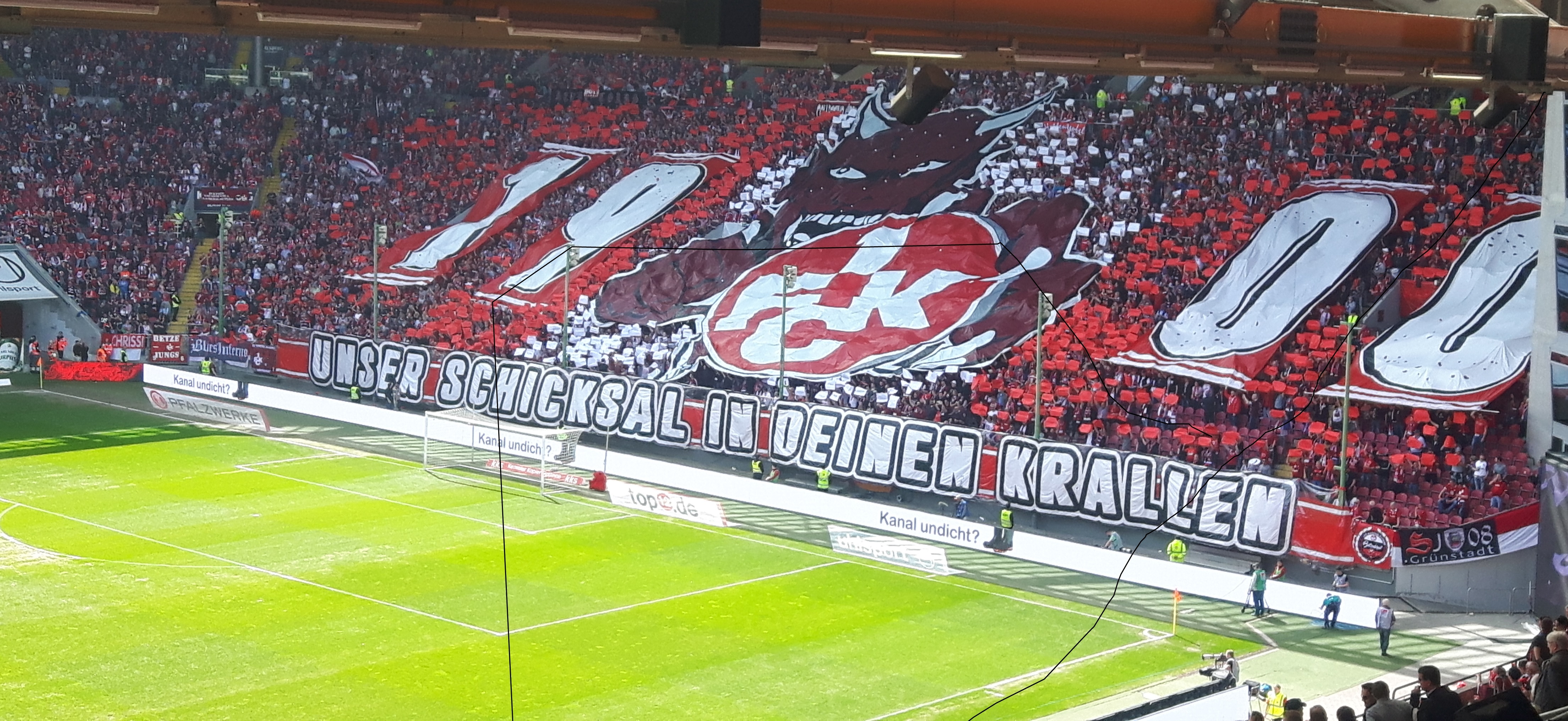 Choreo in der Westkurve beim letzten Heimspiel