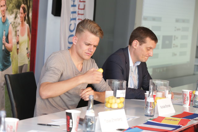 Nicklas Shipnoski bei der Ziehung der Mannschaften | Foto: Jens Vollmer