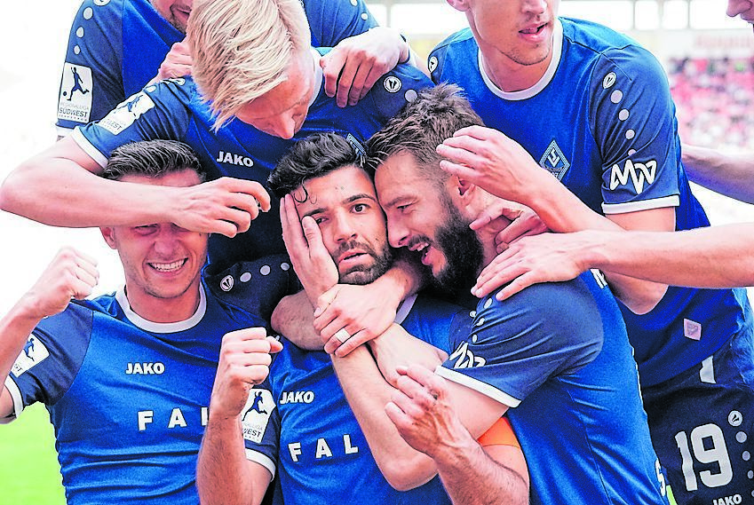Ausgelassener Jubel: So wollen sich die Waldhof-Buben auch die nächsten vier Wochen freuen.