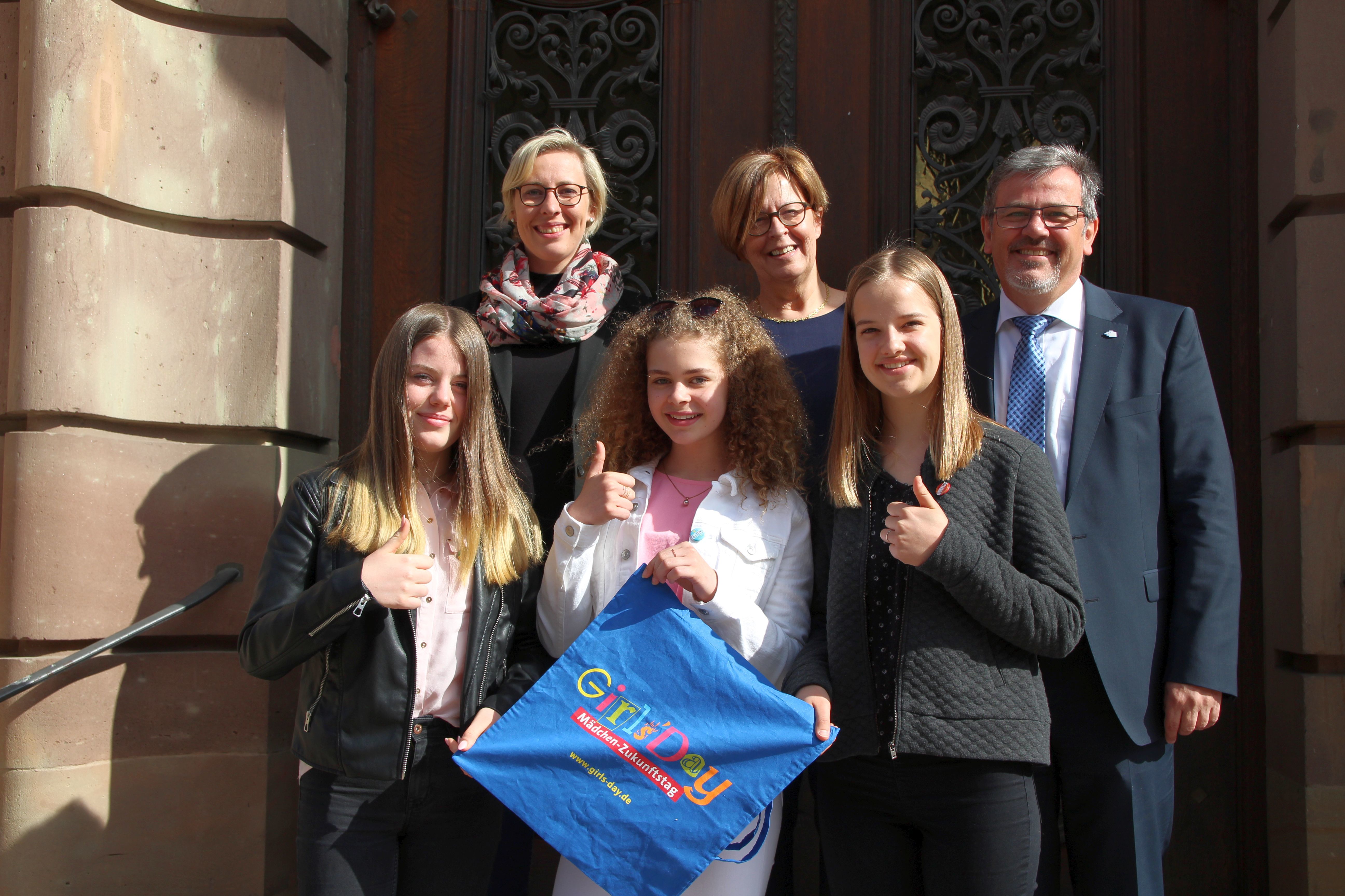 Am Girls'Day können Mädchen ab der 5. Klasse neue Berufe entdecken und sich und ihre Fähigkeiten testen.