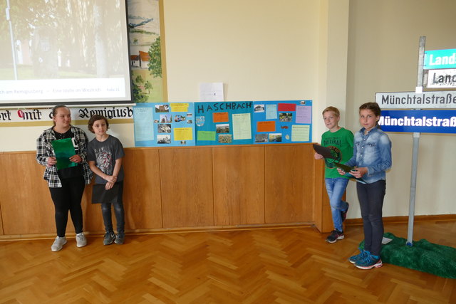 Vier Kinder stellten Haschbach aus ihrer Sicht dar | Foto: Horst Cloß