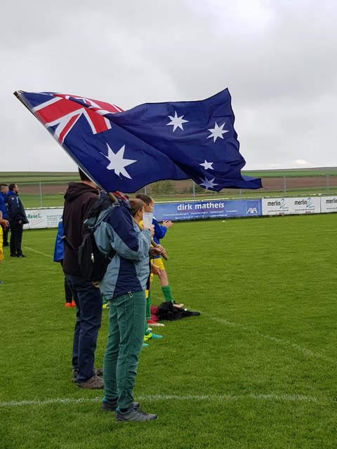 Die australische Flagge wehte im Wind | Foto: Claudia Horn