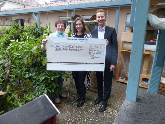 Vereinsvorsitzende, Initiatorin und Volksbank-Glücksbote (v.l.n.r) | Foto: Volksbank Karlsruhe-Stiftung