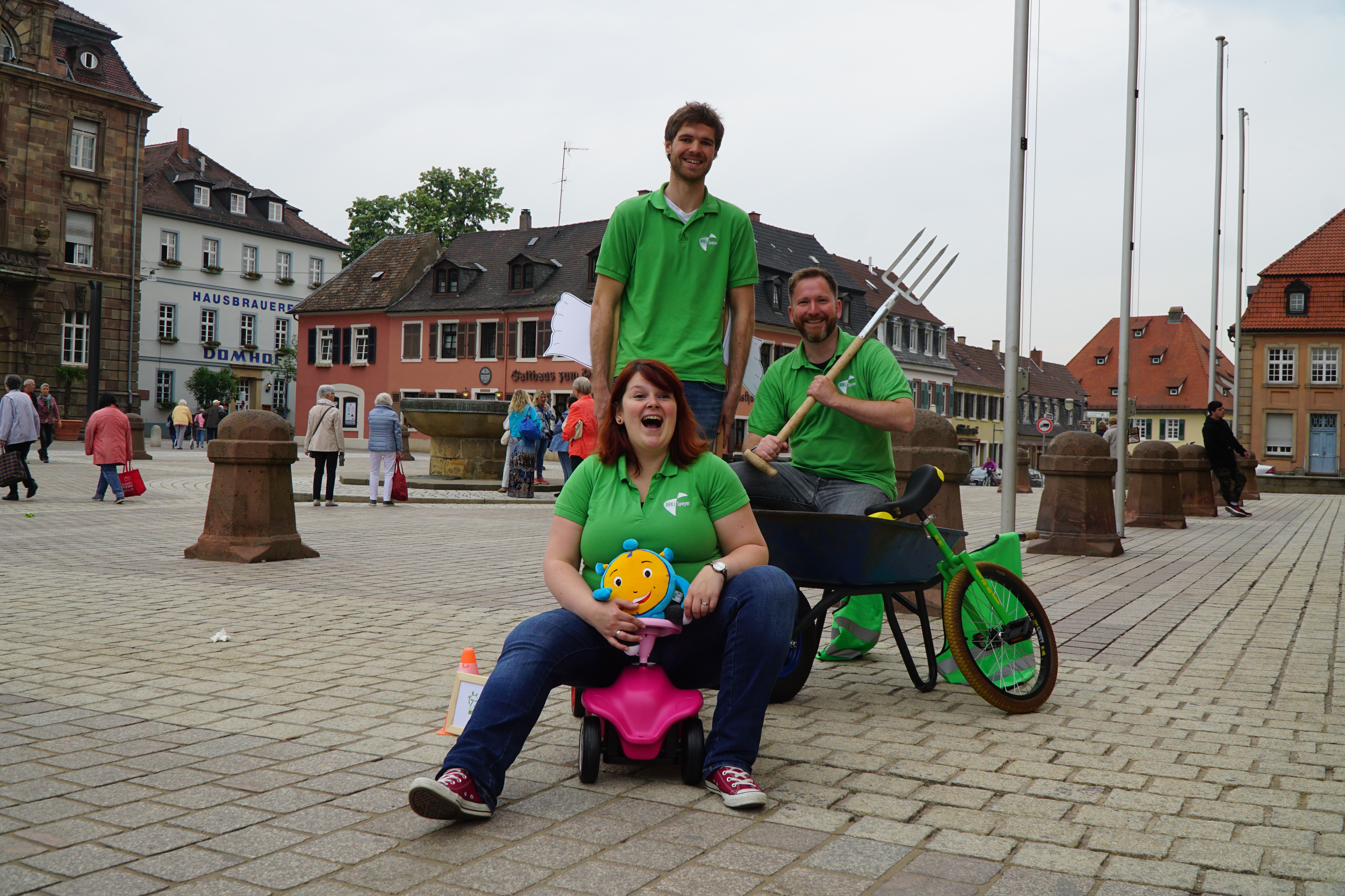 Lena Schmidt, Carsten Leinhäuser, BDKJ-Diözesanpräses, und Lukas Dieckmann, BDKJ-Vorstandsreferent.