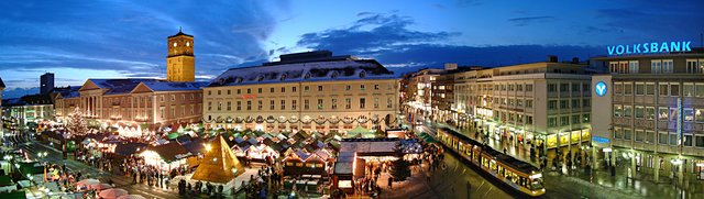 Christkindlesmarkt auf dem Marktplatz - vor der Buddelei | Foto: StaMa