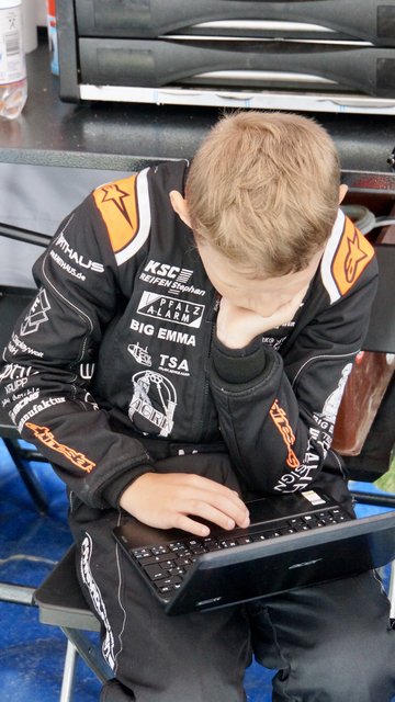 Videoanalyse in der Pause... | Foto: Max Reis Presse