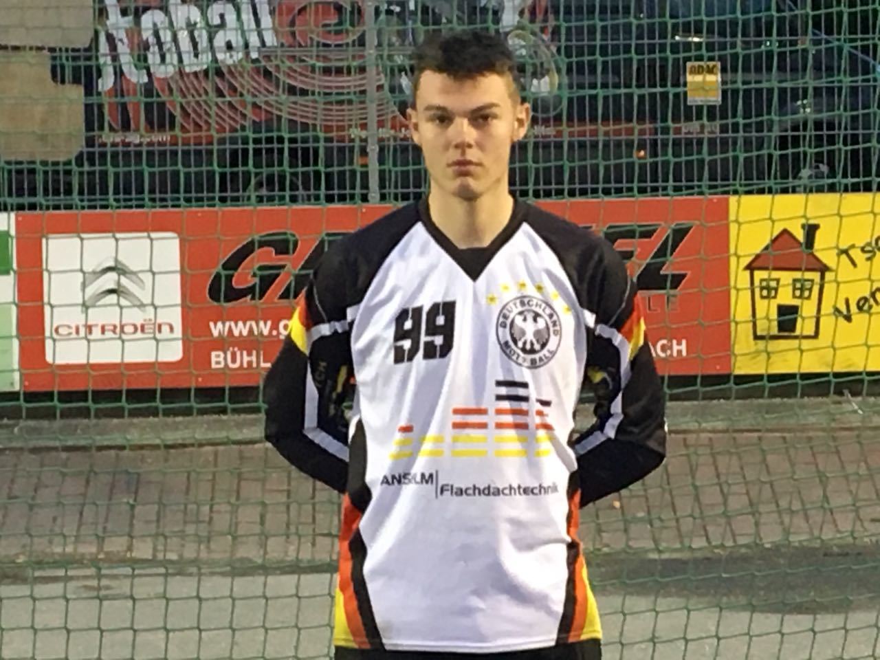 Dustin Vögeli aus Philippsburg im Trikot der Motoball-Nationalmannschaft