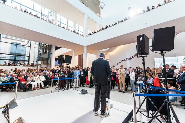Oberbürgermeister Dr. Peter Kurz begrüßte die Gäste.  | Foto: Christian Gaier