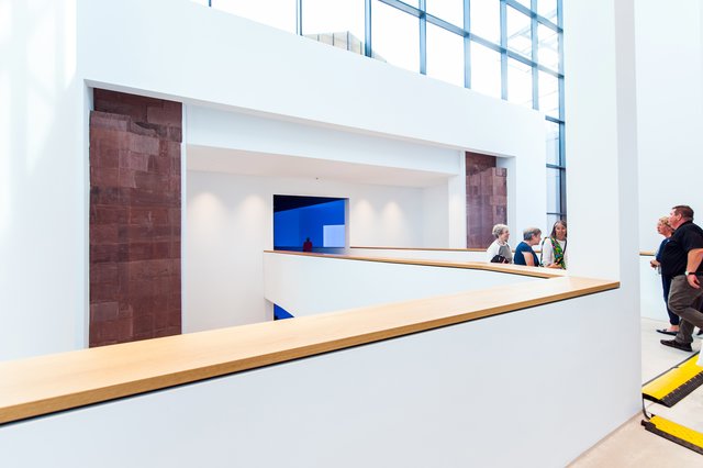 Entworfen wurde der Neubau von gmp – Architekten von Gerkan, Marg und Partner. Die weltweit tätige Architektensozietät mit Sitz in Hamburg überzeugte 2012 im internationalen Wettbewerb mit ihrem Konzept einer „Stadt in der Stadt“. | Foto: Christian Gaier