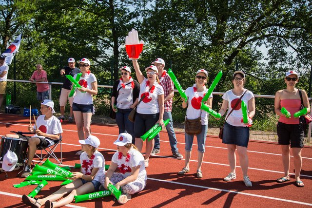 Die Fans aus Hohenecken machten Alarm für Japan. | Foto: Roland Kohls