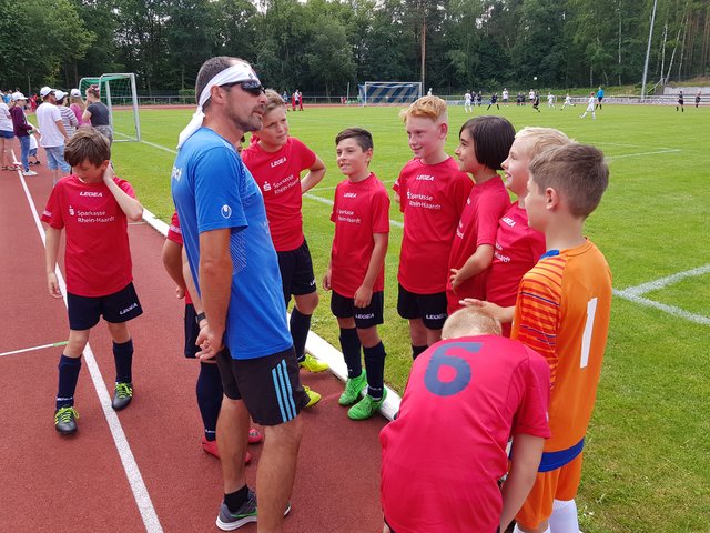 Taktik-Gespräche vor der nächsten Begegnung. Konzentration ist gefordert | Foto: Claudia Horn