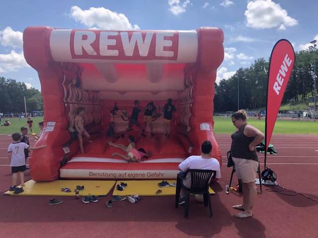 Sehr beliebt: die Hüpfburg