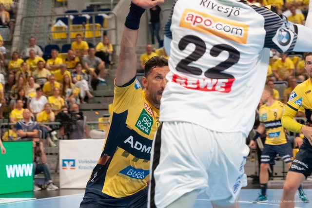 Eindrücke aus dem Spiel gegen Leipzig, das die Löwen mit 28:25 gewinnen konnten. Ein mehr als versöhnlicher Saisonabschluss für den Pokalsieger und Vizemeister.  | Foto: Paul Needham