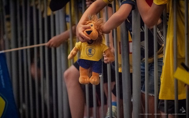 Eindrücke aus dem Spiel gegen Leipzig, das die Löwen mit 28:25 gewinnen konnten. Ein mehr als versöhnlicher Saisonabschluss für den Pokalsieger und Vizemeister.  | Foto: Paul Needham