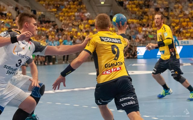 Eindrücke aus dem Spiel gegen Leipzig, das die Löwen mit 28:25 gewinnen konnten. Ein mehr als versöhnlicher Saisonabschluss für den Pokalsieger und Vizemeister.  | Foto: Paul Needham