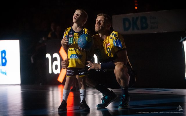 Eindrücke aus dem Spiel gegen Leipzig, das die Löwen mit 28:25 gewinnen konnten. Ein mehr als versöhnlicher Saisonabschluss für den Pokalsieger und Vizemeister.  | Foto: Paul Needham