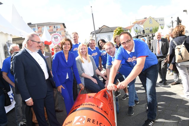 Auch für Ministerpräsidentin Malu Dreyer (Zweite von rechts) ist der Ehrenamtstag Ehrentag. Das Bild stammt aus dem Jahr 2017. | Foto: Staatskanzlei/Schäfer