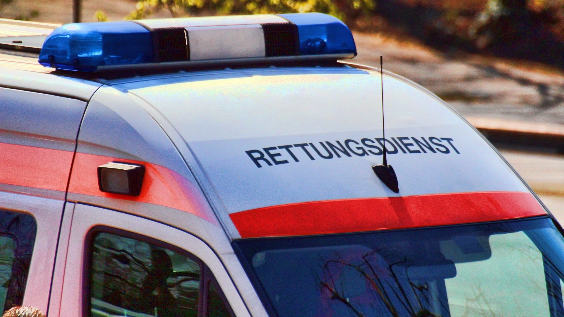 Der Mann musste in ein Mannheimer Krankenhaus eingeliefert werden.