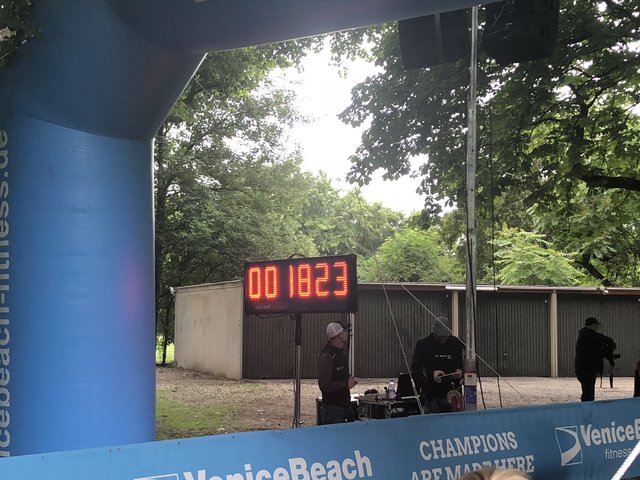 Der Sieger ist schon im Ziel. Wo bleibt der erste Wochenblatt-Reporter?