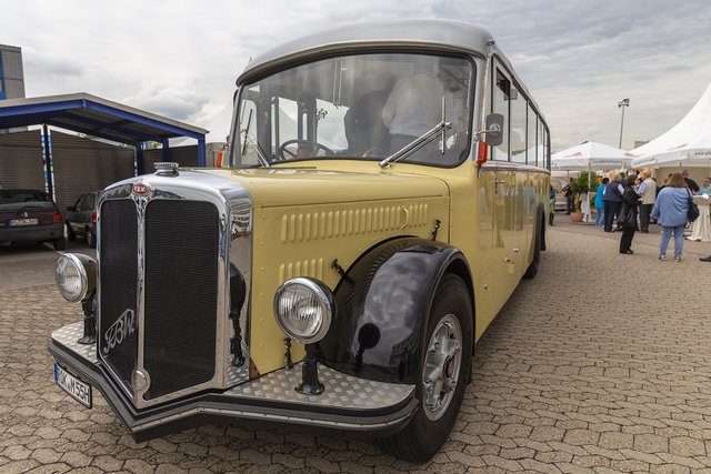 Schöner Kühlergrill des Oldtimerbusses von FBW | Foto: Jens Vollmer