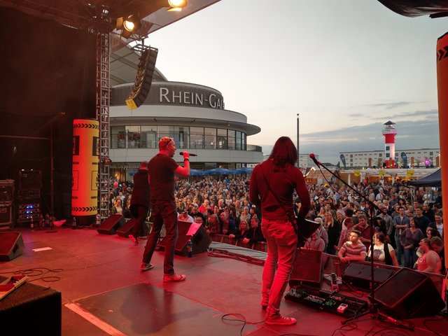 Grand Malör rockt das Publikum - schon zum 6. Mal auf dem Stadtfest LU.  | Foto: BAS