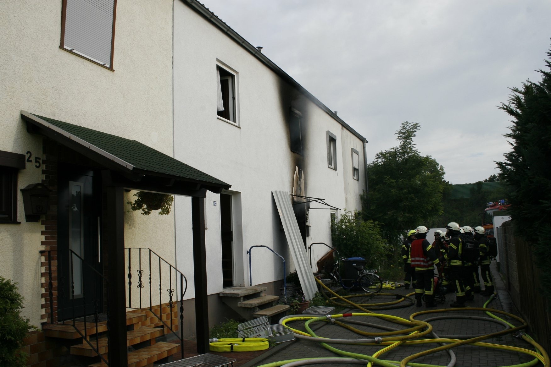 Die Feuerwehr Speyer war mit neun Fahrzeugen und 40 Einsatzkräften vor Ort.