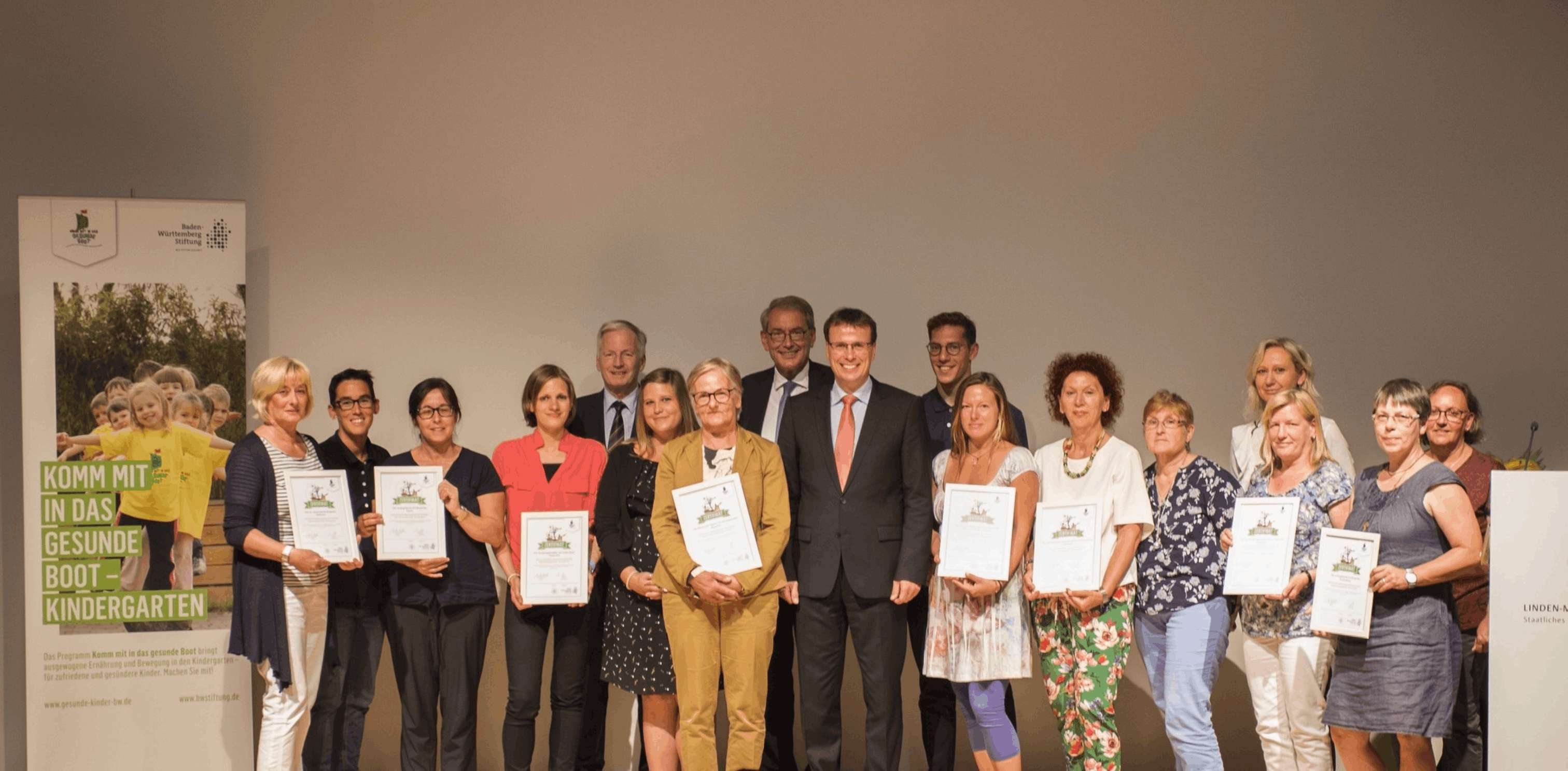 AWO Kita les petits amis, Karlsruhe: Frau Rieder, Frau Schmaltz Blaukinder, Blaustein; Frau Jaschke Educcare Bildungskindertagesstätte "Die Zaunkönige", Stuttgart: Frau Kleinknecht Educcare Bildungskindertagesstätten, Stuttgart: Frau Pfeiffer, Frau Schwarz-Hauber Ev. Familienzentrum Kindergarten Parkstraße, Crailsheim: Frau Rehbach, Frau Schnell Ev. Johannes-Kindergarten, Heilbronn: Frau Müller Ev. Kita Dürrn, Ölbronn-Dürn: Frau Tischhauser-Wünsch Ev. Martin-Niemöller-Kita, Geislingen an der Steige: Frau Häcker, Frau Burrhardt Evangelischer Kindergarten, Rudersberg-Schlechtbach: Frau Rommel