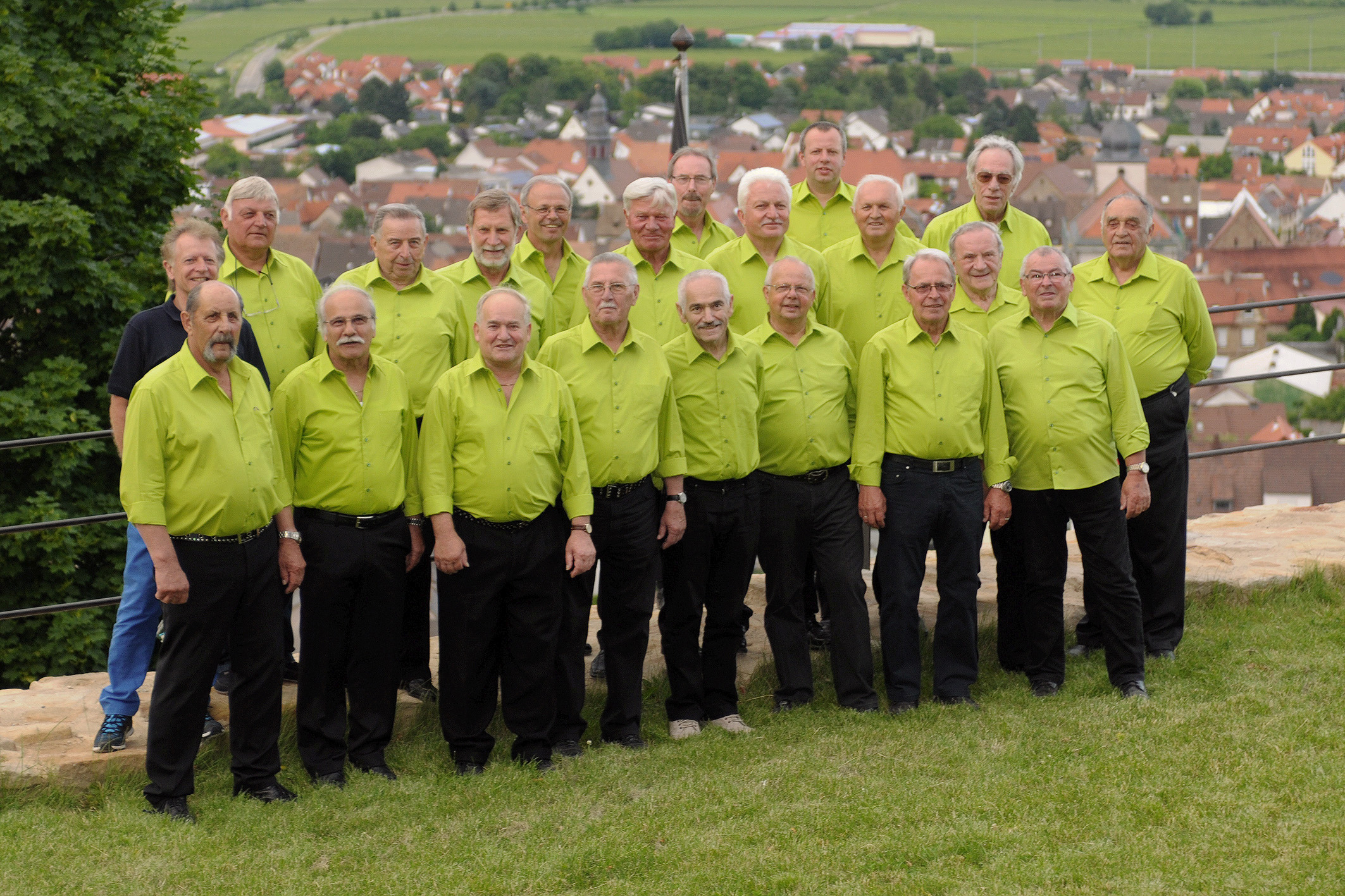Singen in diesem Jahr bereits zum 17. Mal zugunsten der Burg: Die Wachtenburg AH-Sänger.