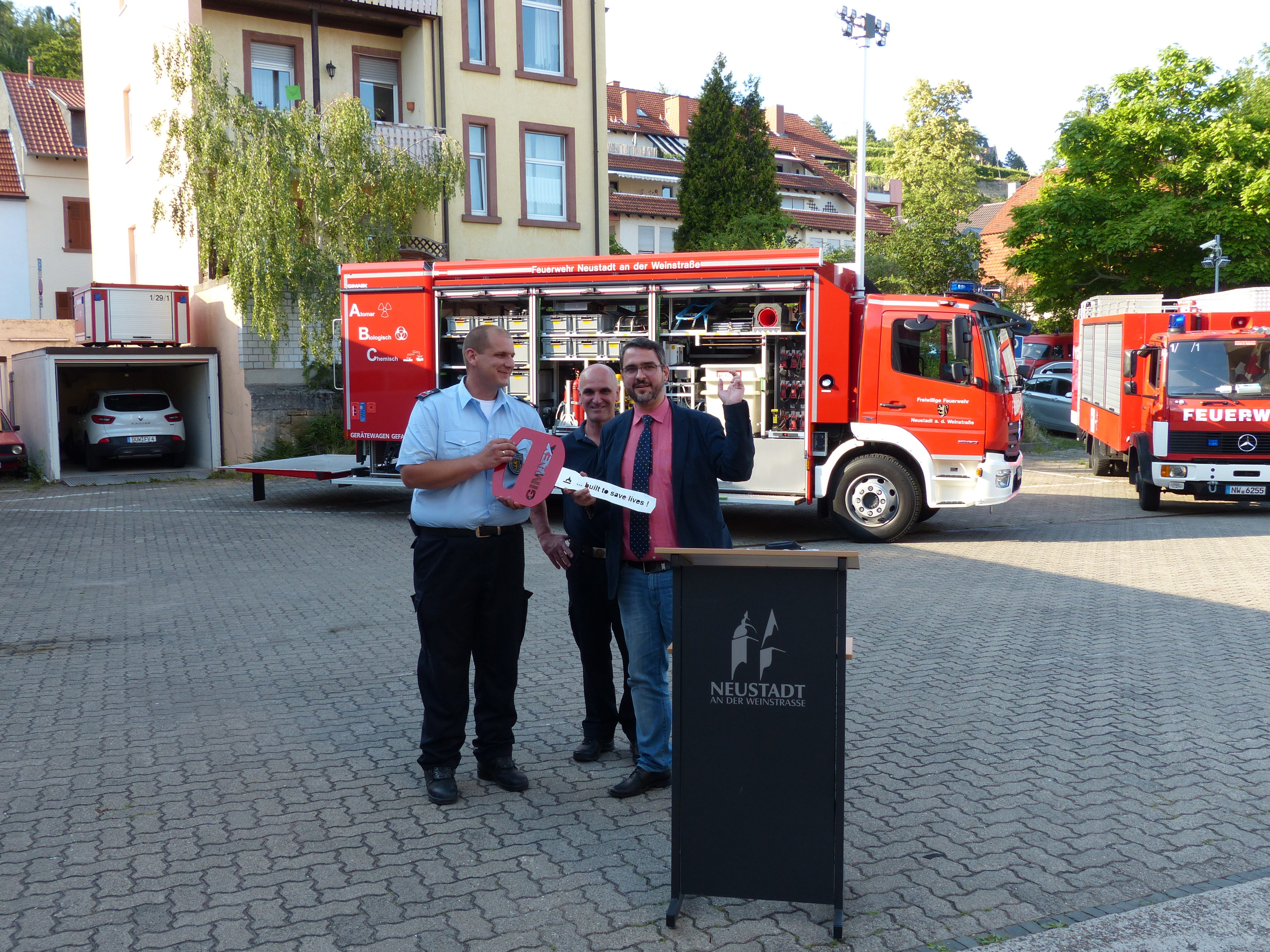 symbolische Schlüsselübergabe durch den Oberbürgermeister Marc Weigel