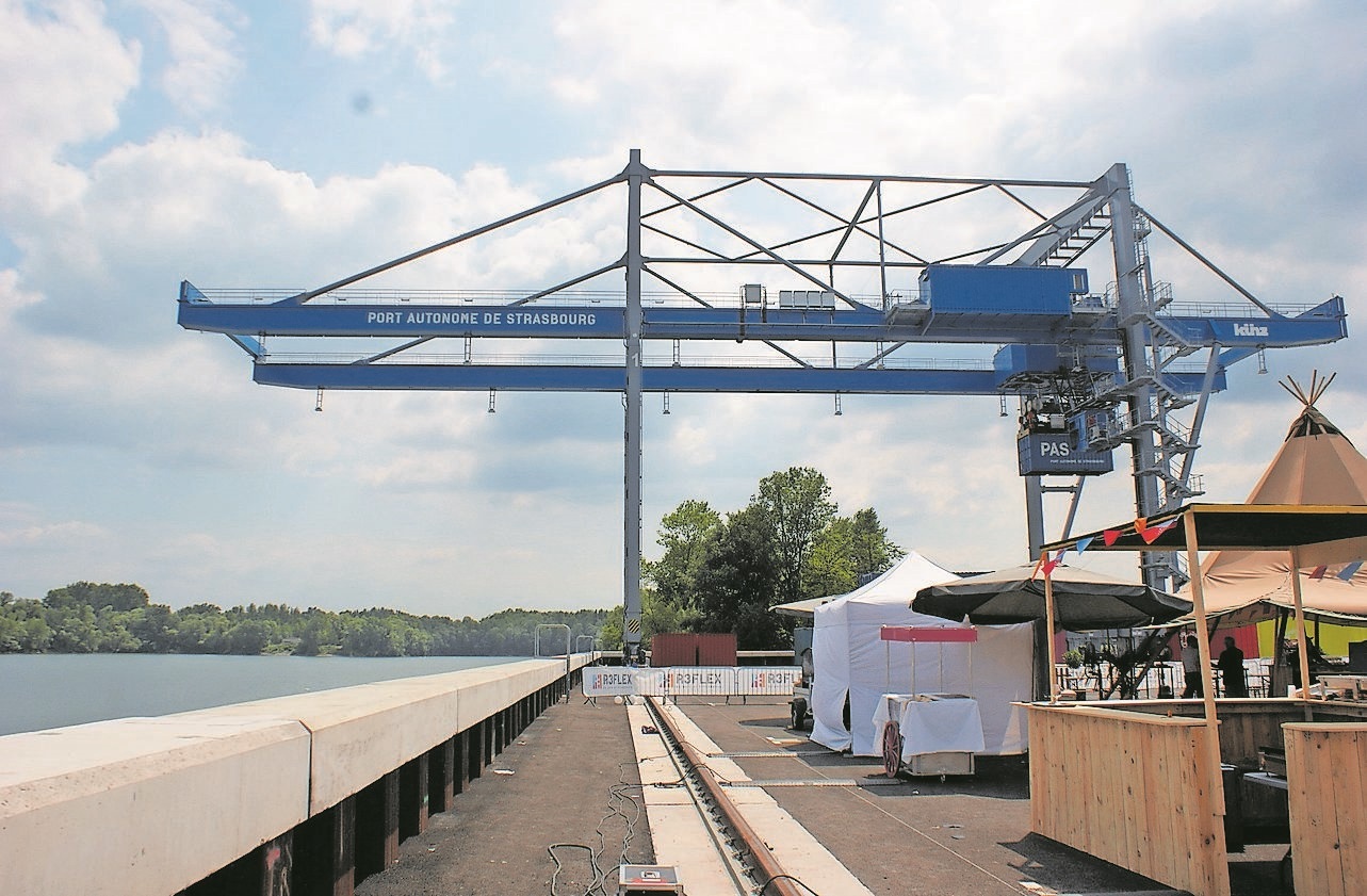 In Anwesenheit von zahlreichen hochrangigen Vertretern aus Politik und Wirtschaft wurde das neue Container-Terminal des PAS feierlich eröffnet.