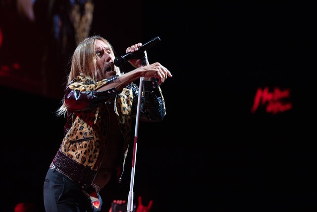 Nur für den ersten Song mit Jacke: Iggy Pop beim Montreux Jazzfestival 2018 | Foto: Montreux Jazzfestival, Lionel Flusin