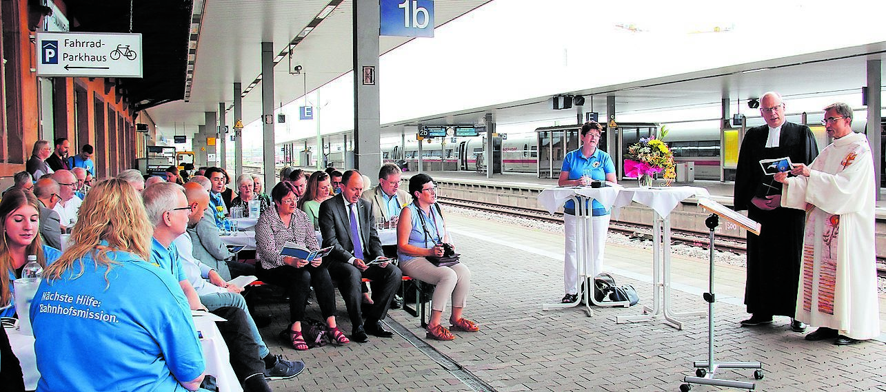 Im Mittelpunkt der Feier stand ein ökumenischer Gottesdienst auf Gleis 1.