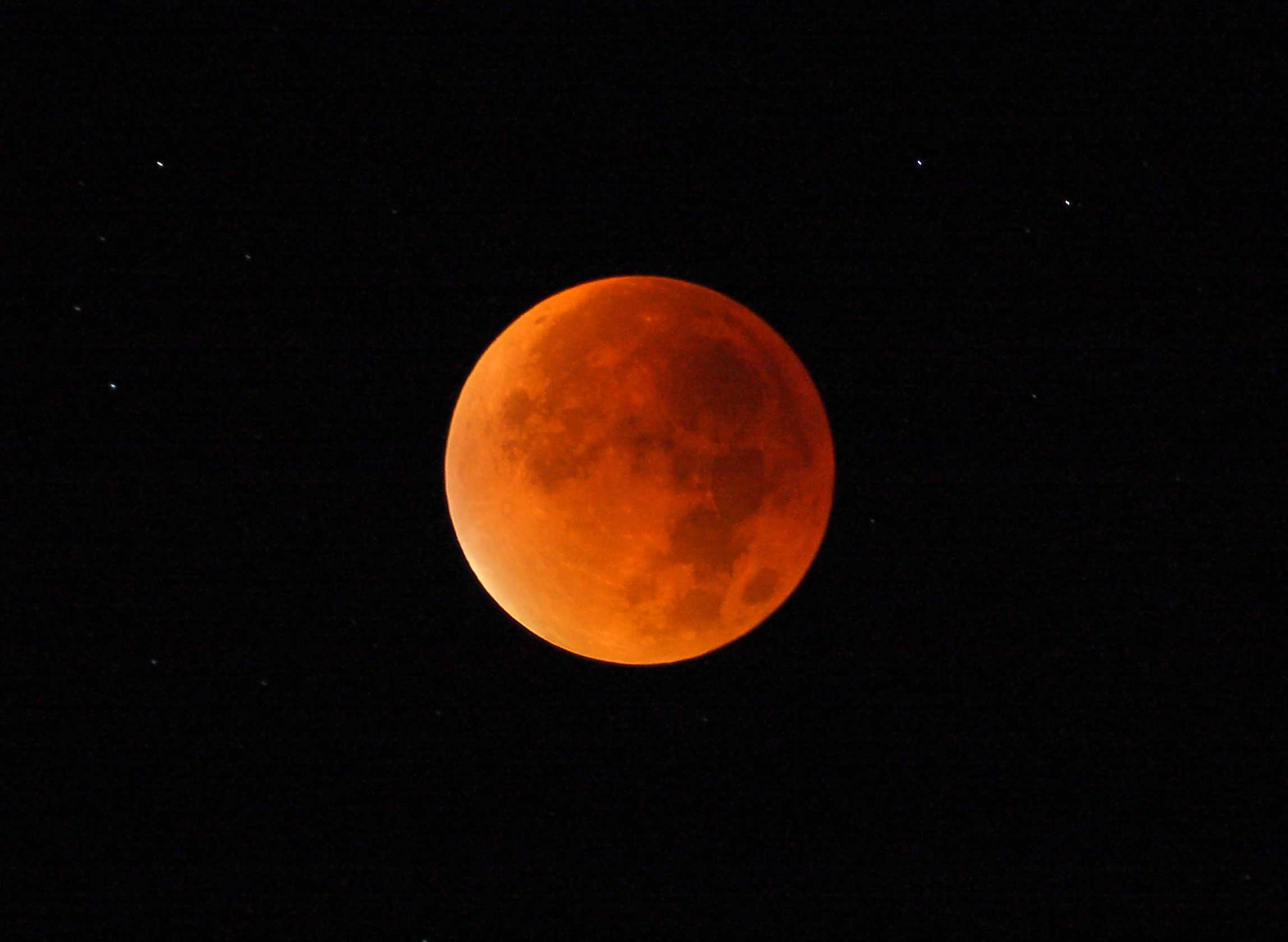 Beobachtung der totalen Mondfinsternis am 27. Juli