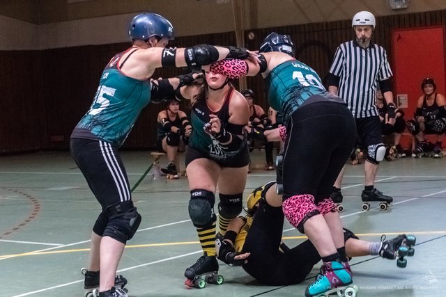 rocKArollers vs Zombie Rollergirlz Münster | Foto: Paul Needham